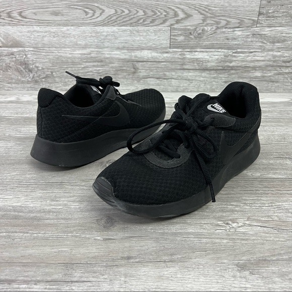 Nike | Shoes | Nike Tanjun Womens Size 